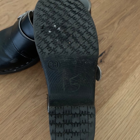 Black clog - Picture 8 of 8